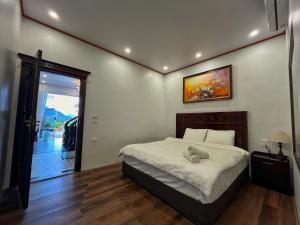 Whisper Stay I The Hillside Home