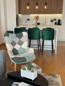 The Urban Sunset Apartment