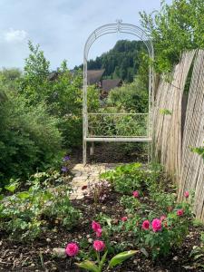 Historic Swiss Chalet Room in Farmhouse Rosalie