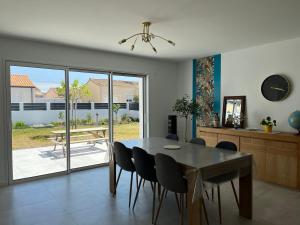 Maisons de vacances Maison neuve spacieuse - 6 pers - proche St Gilles : photos des chambres