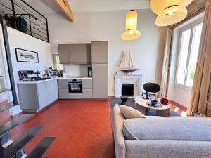 Modern apartment near beaches & restaurants