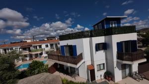 Cosy home with rooftop terrace