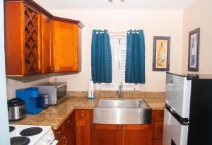 Czars Citadel-2 Bedroom Apt 23E at Columbus Heights Ocho Rios