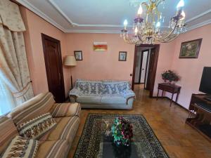 LUR Gijón - Espacioso alojamiento de 3 hab en La Calzada - VUT-7016-AS