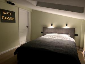 A cozy spot near the central park