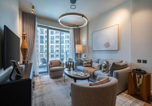 Stunning 1 BR Apartment Walk to Burj Khalifa & Dubai mall