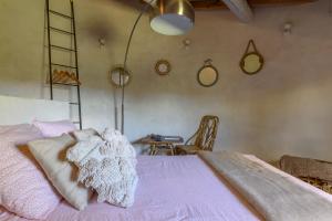Maisons de vacances Gite de charme face au Luberon, avec Jacuzzi : photos des chambres
