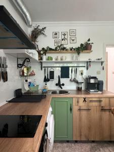 The Master and Margarita Apartment, Майстора и Маргарита 2