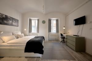 Cathedral View Apartment by Irundo