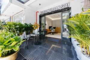 Madison Urban Stay - Free Massage and Laundry