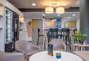Hotels B&B HOTEL ANNEMASSE Saint-Cergues : photos des chambres