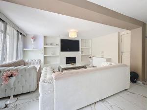 Avignon maison à côté du tram et avec jacuzzy