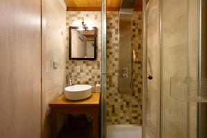 Thea Divine Comfort & View