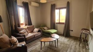 Delight apt beside Rehab city & airport new cairo for families