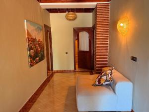 DAR ENNAGA - Havre de paix, avec piscine chauffée , à 10 minutes de Marrakech