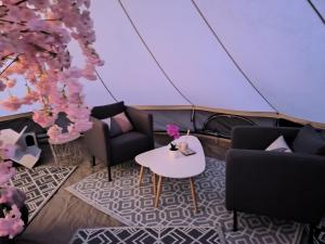 lodge romantique "plein champ" et son jacuzzi privatif