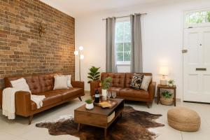 3BR Glebe Retro Jungle Escape Near Darling Harbour