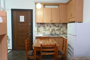 Sunset Apartments - Shengjin