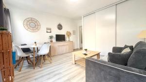 Méditerranée, 2 pièces très calme, clime, centre ville