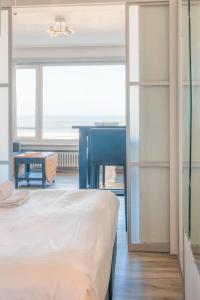 Bright Studio with Stunning Sea View
