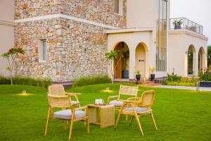 Villa Fiorita Stunning Mediterranean-Style 3 BHK Villa With Outdoor Pool, Bar & Hill Views