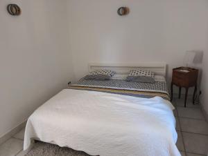 Villas VILLA proche centre ville , avec PISCINE : photos des chambres
