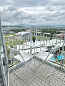 SMDC Wind Tagaytay Condo with Balcony and WiFi, near Taal