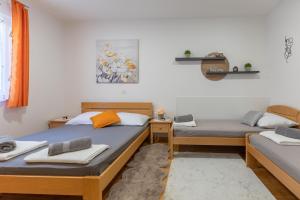 Sea & Stone Apartment No 1 in Starigrad