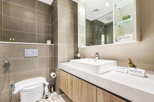 Stylish Dubai Marina 2BR with Balcony, Pool, Gym Walk to Marina Walk & JBR