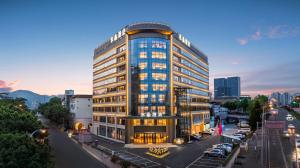 重庆西站桔子水晶酒店