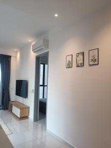 Joans Hideout Sky Trees Serviced Apartment 4 pax JB Aeon Bukit Indah