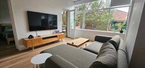 Spacious and Idyllic Unit in Little Manly