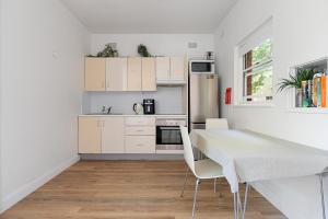 Spacious and Idyllic Unit in Little Manly