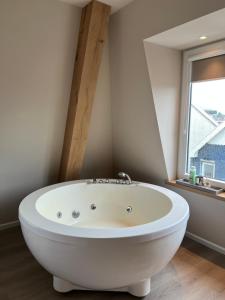 Luxury Spa with Sauna, Bath and Cinema Private