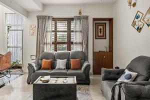 Gatsby Grandeur Luxury Villa with Private Theater & Terrace By Spacez