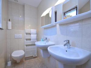 Maisons de vacances Charmant gite a Riquewihr avec jardin et parking prive - FR-1-744-45 : photos des chambres