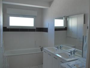 Appartements Appartement moderne 2 chambres, balcon plage, animaux admis - FR-1-482-158 : photos des chambres