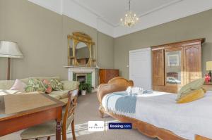 The Ritz 2 Bedroom Serviced Apartment By AltoLuxoExperience Short Lets & Serviced Accommodation With Free Wifi