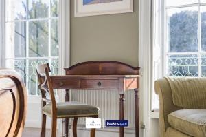 The Ritz 2 Bedroom Serviced Apartment By AltoLuxoExperience Short Lets & Serviced Accommodation With Free Wifi