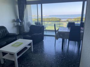 Appartement face mer climatisé avec parking au Grau-du-Roi - FR-1-731-141