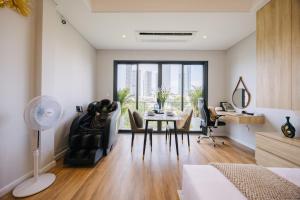 Madison Urban Stay - Free Massage and Laundry