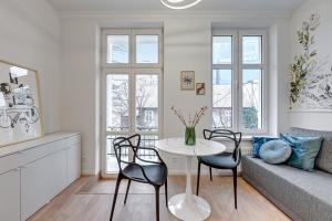 Gdańsk Wrzeszcz Studios by BookingHost