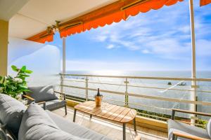 Appart belle vue mer et plage proche de Monaco