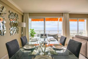 Appart belle vue mer et plage proche de Monaco