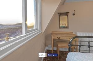 Spacestation Four 4 Bedroom Serviced Apartment By AltoLuxoExperience Short Lets & Serviced Accommodation With Free Wifi