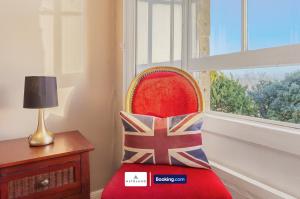 Spacestation Four 4 Bedroom Serviced Apartment By AltoLuxoExperience Short Lets & Serviced Accommodation With Free Wifi