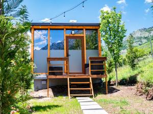 Arditis Cabin