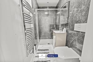 No 26 6 Bedroom House By AltoLuxoExperience Short Lets & Serviced Accommodation With Free Wifi