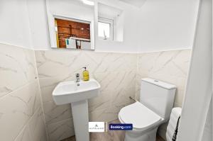 No 26 6 Bedroom House By AltoLuxoExperience Short Lets & Serviced Accommodation With Free Wifi