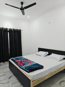 Non AC Room Near IIM Road